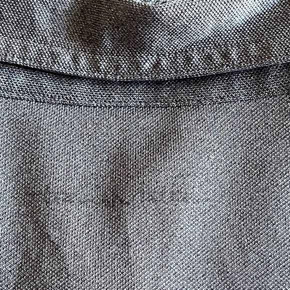 Travis Mathew Golf Polo Shirt Mens M Gray Lightweight Casual Stretch EUC - Picture 11 of 11